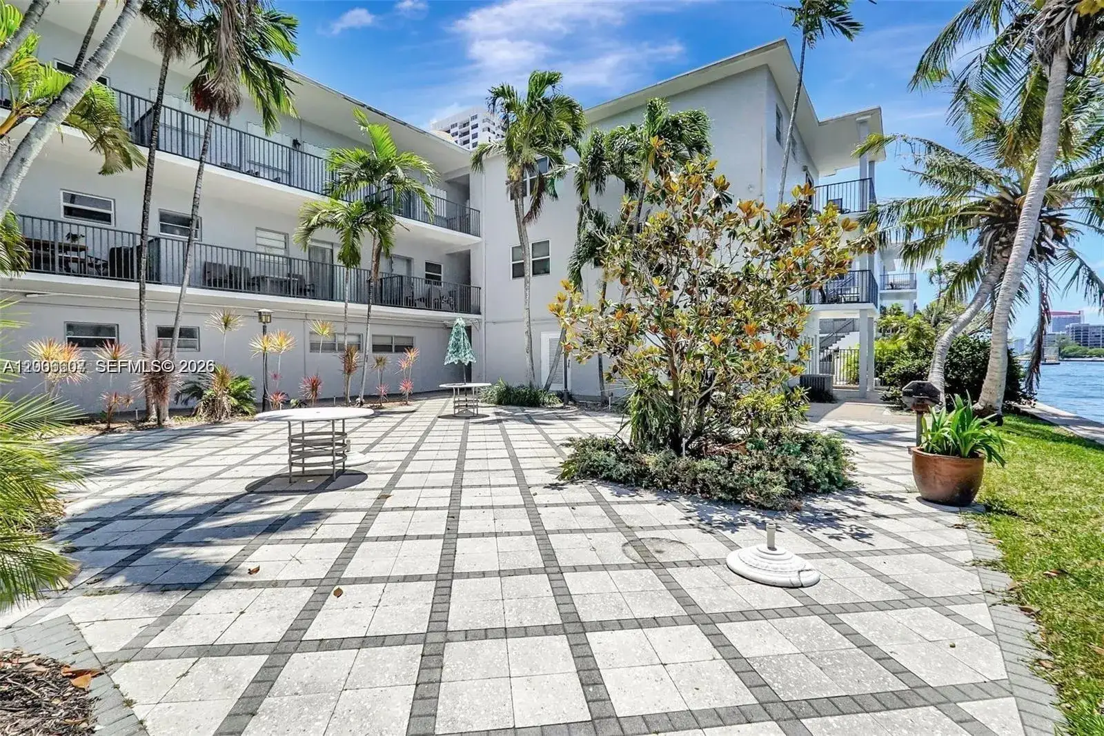 2600 S Ocean Dr # S306, Hollywood FL 33019