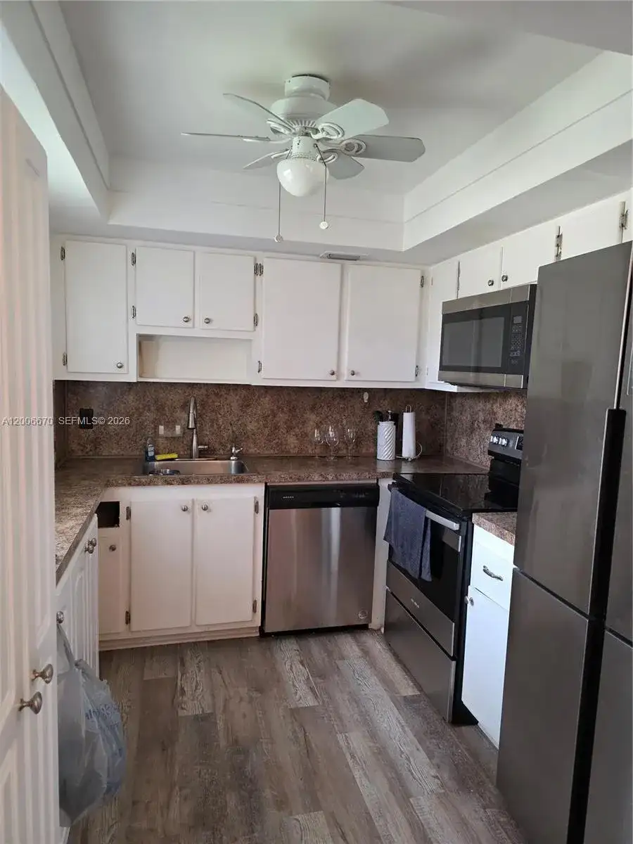 232 E Saxony E # 232, Delray Beach FL 33446 photo 2