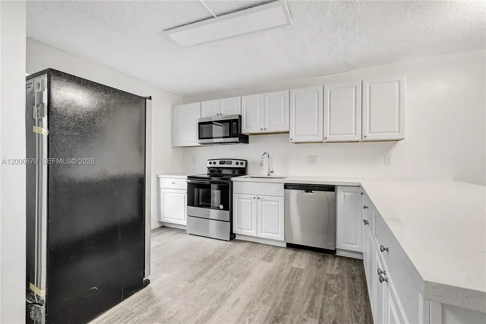 4800 Hillcrest Ln # 207, Hollywood FL 33021 photo 2