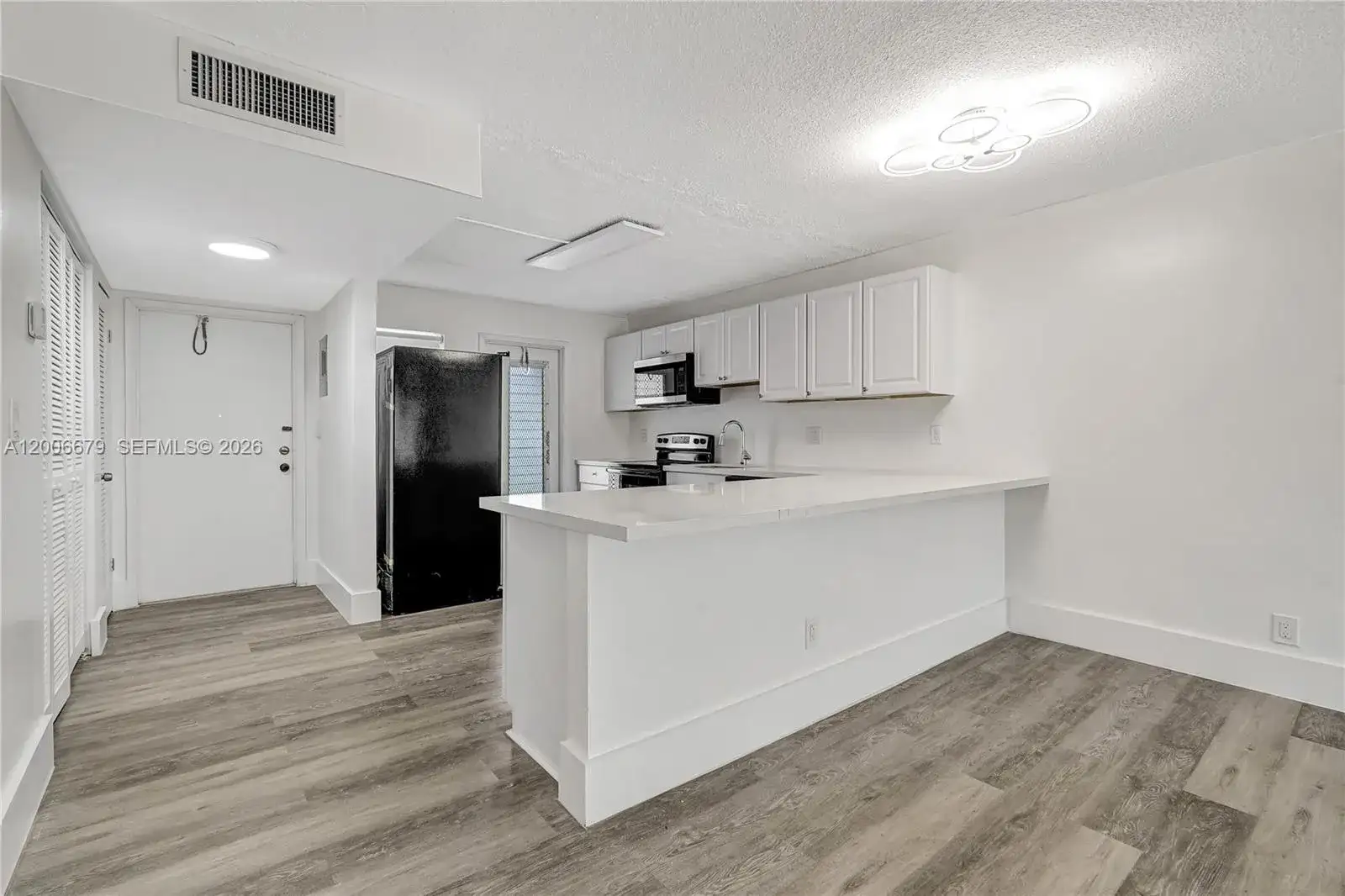 4800 Hillcrest Ln # 207, Hollywood FL 33021 photo 4