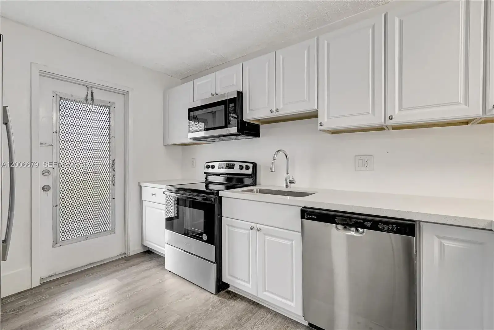 4800 Hillcrest Ln # 207, Hollywood FL 33021 photo 5