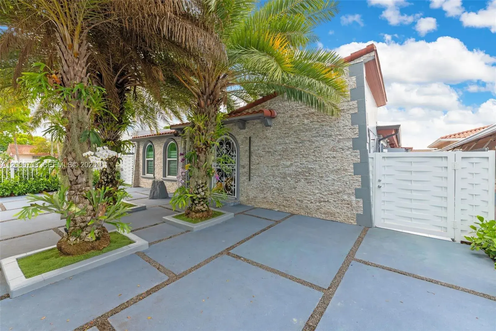 1870 NW 32nd Ave, Miami FL 33125