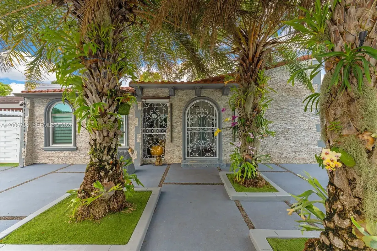 1870 NW 32nd Ave, Miami FL 33125
