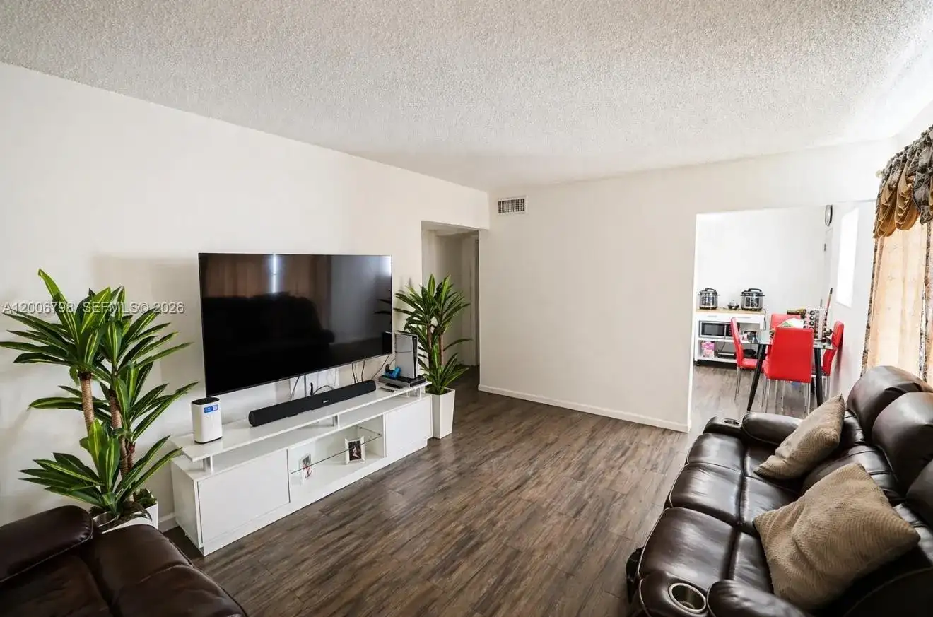 6031 W Flagler St # 8, Miami FL 33144 photo 4