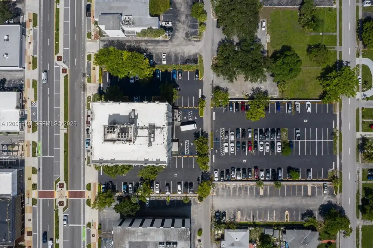 2450 Hollywood Blvd, Hollywood FL 33020 photo 2