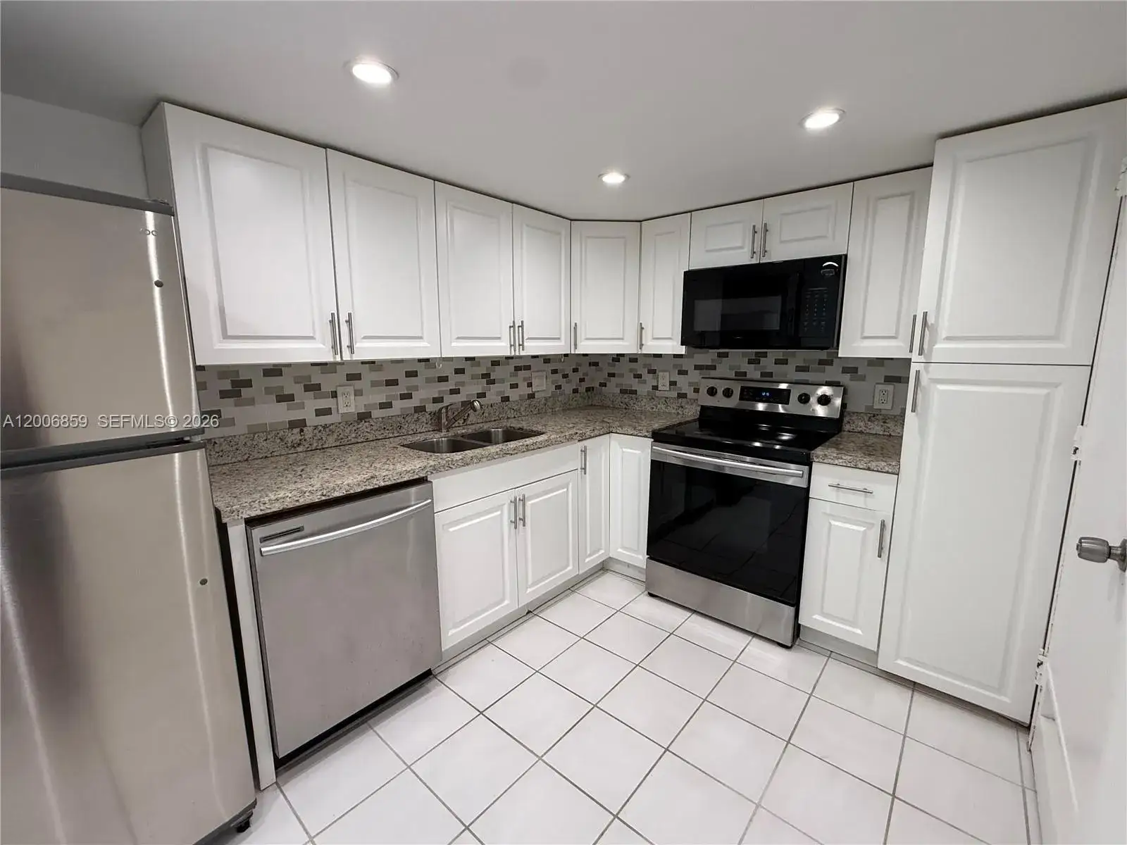 400 Kings Point Dr # 608, Sunny Isles Beach FL 33160