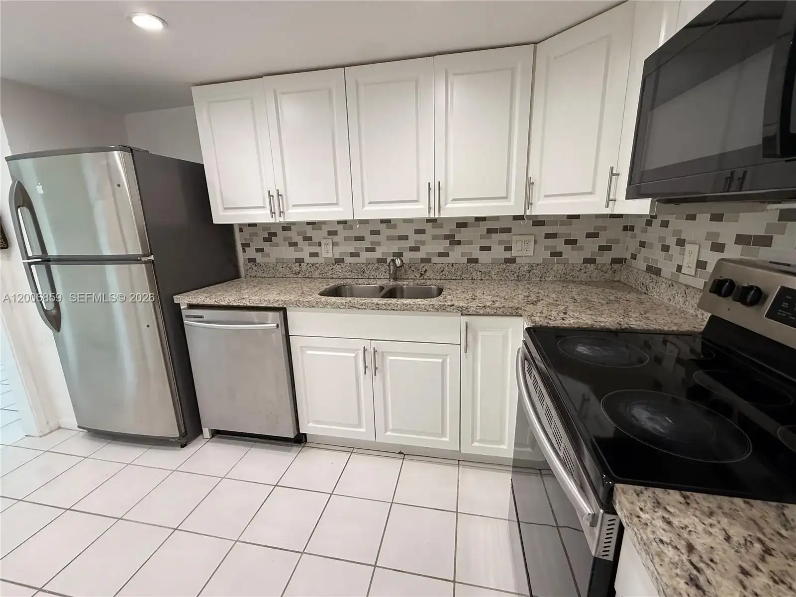 400 Kings Point Dr # 608, Sunny Isles Beach FL 33160 photo 2