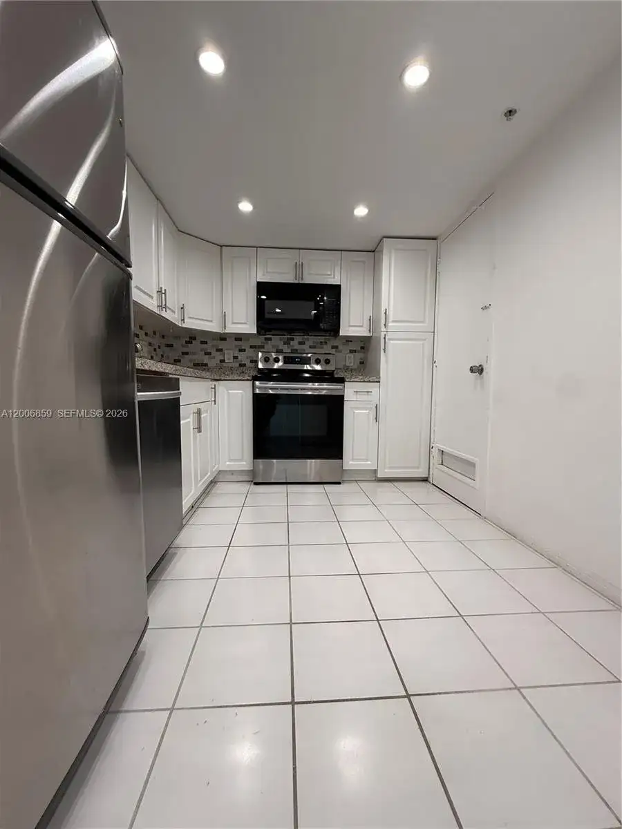 400 Kings Point Dr # 608, Sunny Isles Beach FL 33160 photo 5