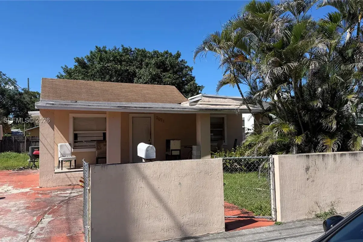 2071 NW 86th St, Miami FL 33147