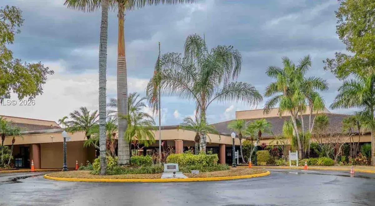 2780 N Pine Island Rd # 205, Sunrise FL 33322