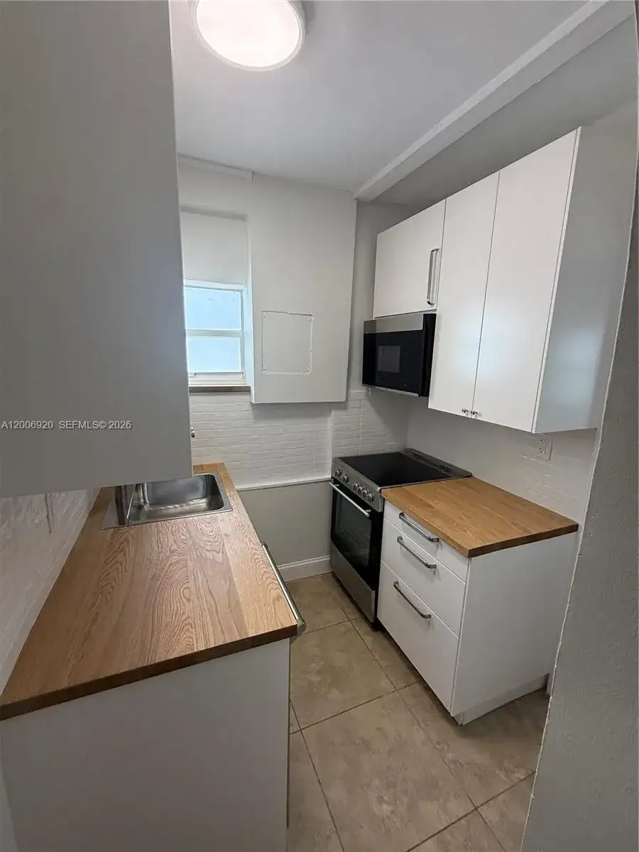 2816 Pine Tree Dr # 2, Miami Beach FL 33140 photo 3