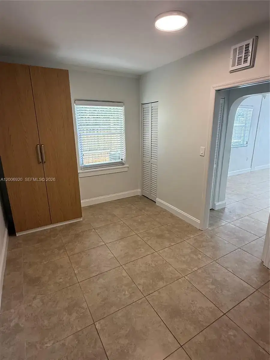 2816 Pine Tree Dr # 2, Miami Beach FL 33140 photo 4