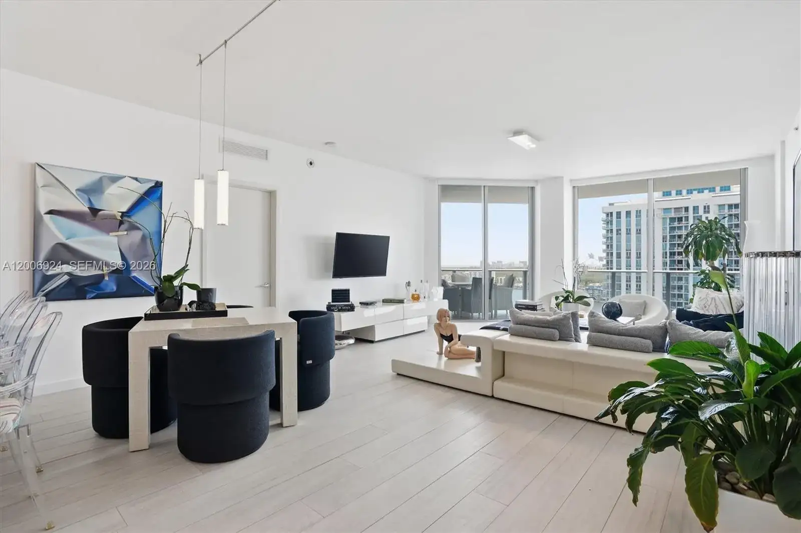 17301 Biscayne Blvd # 1905, North Miami Beach FL 33160 photo 3