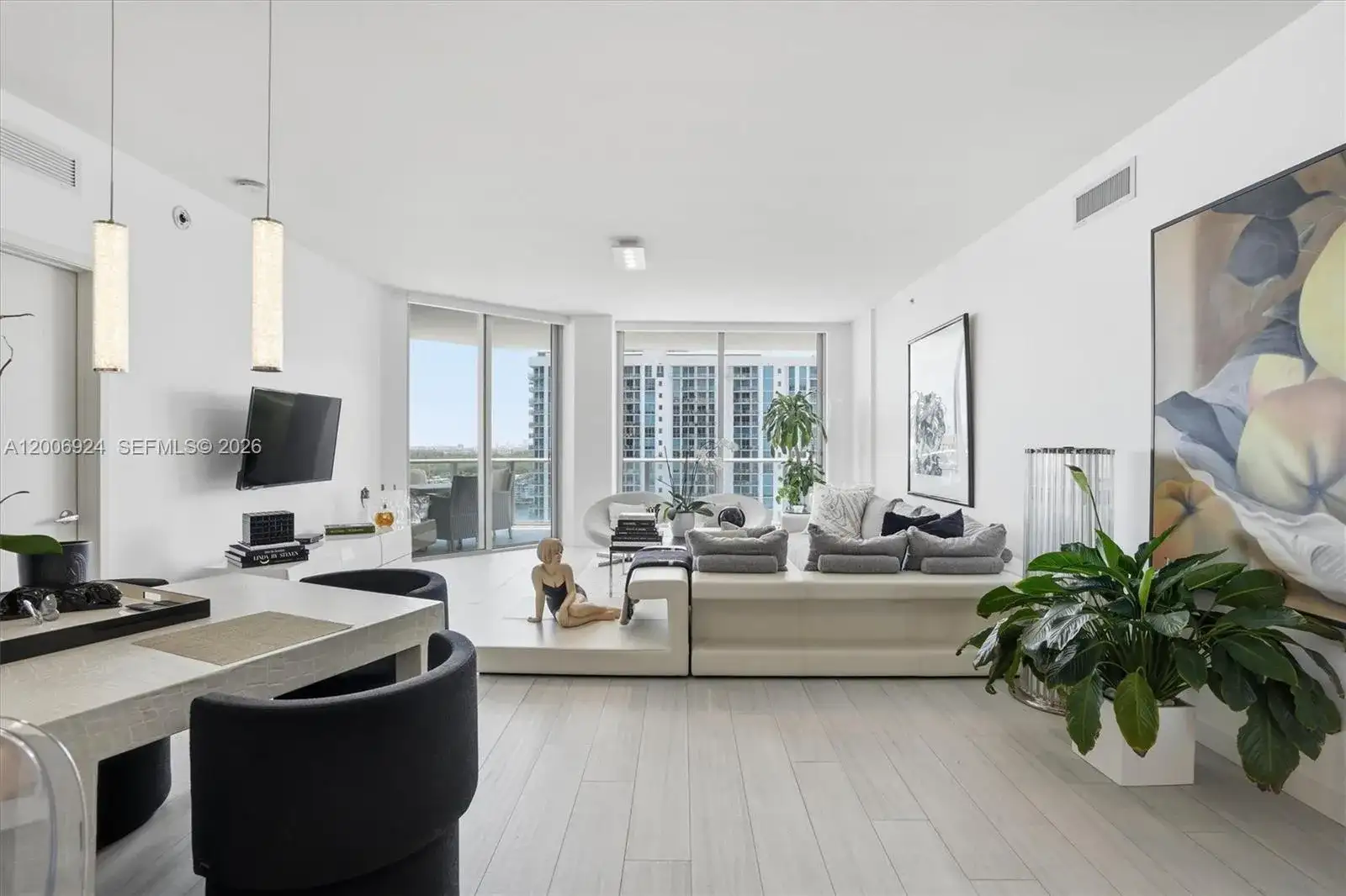 17301 Biscayne Blvd # 1905, North Miami Beach FL 33160 photo 4