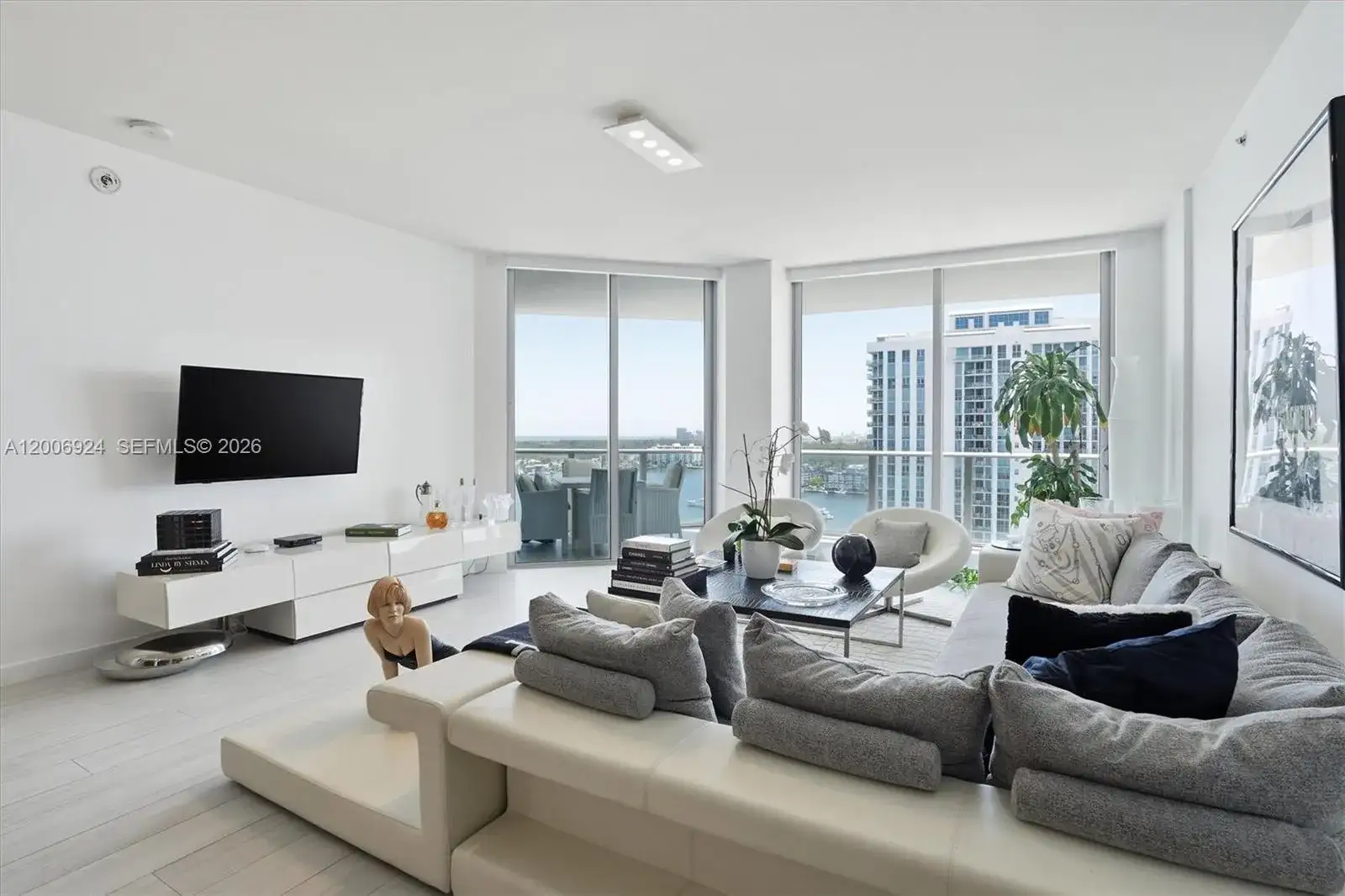 17301 Biscayne Blvd # 1905, North Miami Beach FL 33160 photo 5