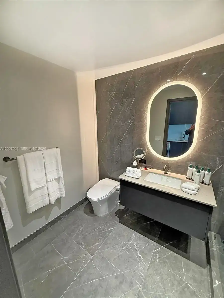 20 NE 11th St # 4202, Miami FL 33132 photo 3