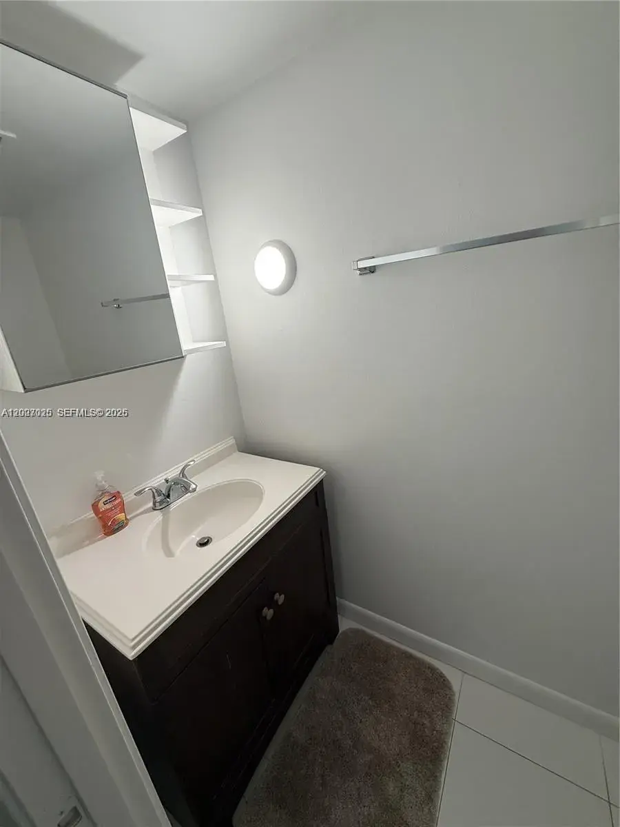 300 Diplomat Pkwy # 712, Hallandale Beach FL 33009