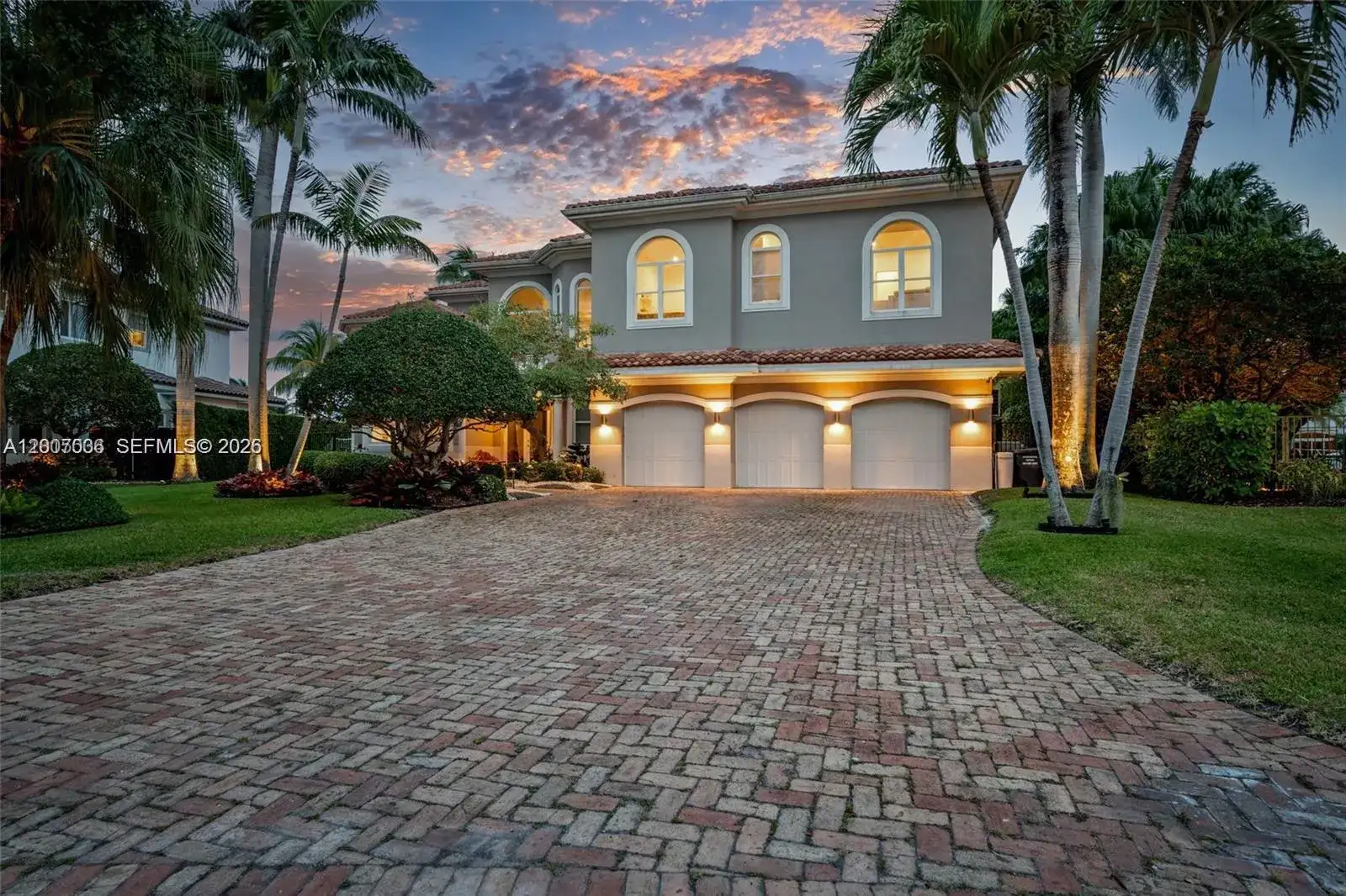 1260 Harbor Ct, Hollywood FL 33019 photo 3