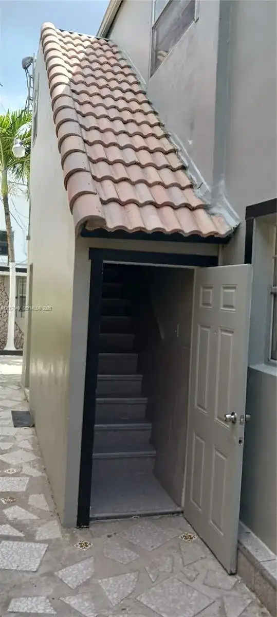 2272 SW 8th St # 3, Miami FL 33135 photo 5