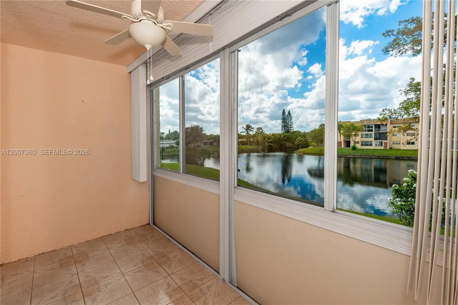 8345 Sunrise Lakes Blvd # 210, Sunrise FL 33322 photo 2