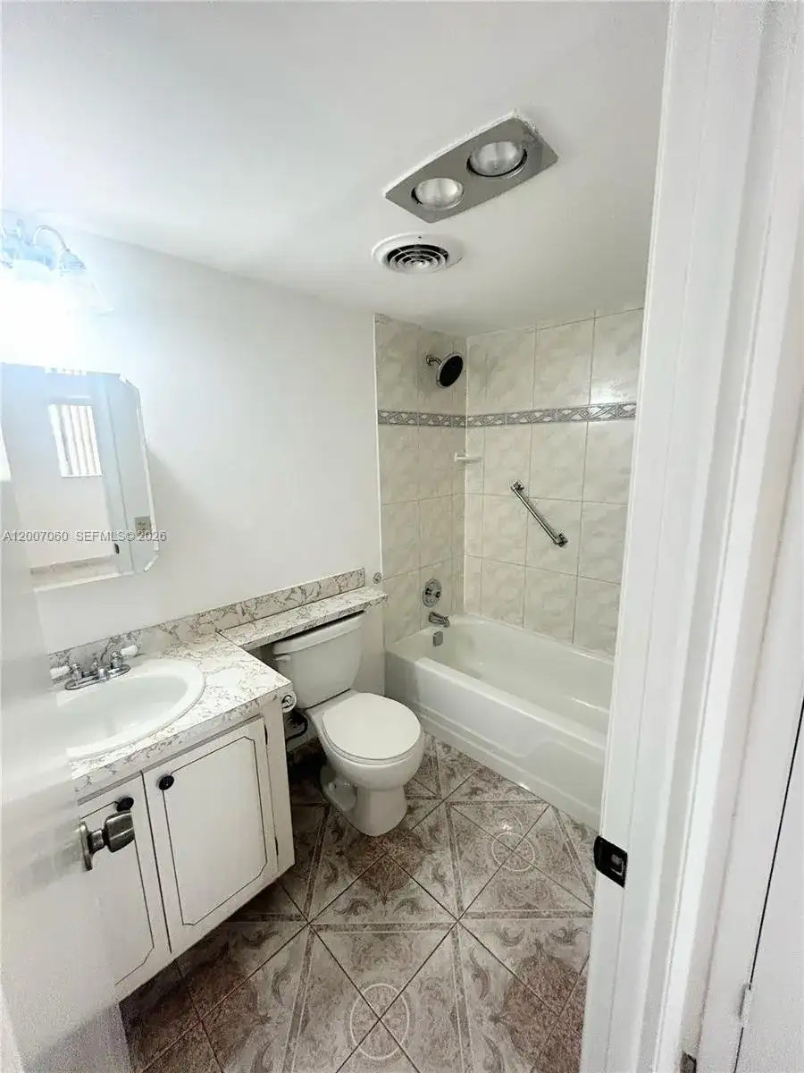 8345 Sunrise Lakes Blvd # 210, Sunrise FL 33322 photo 5