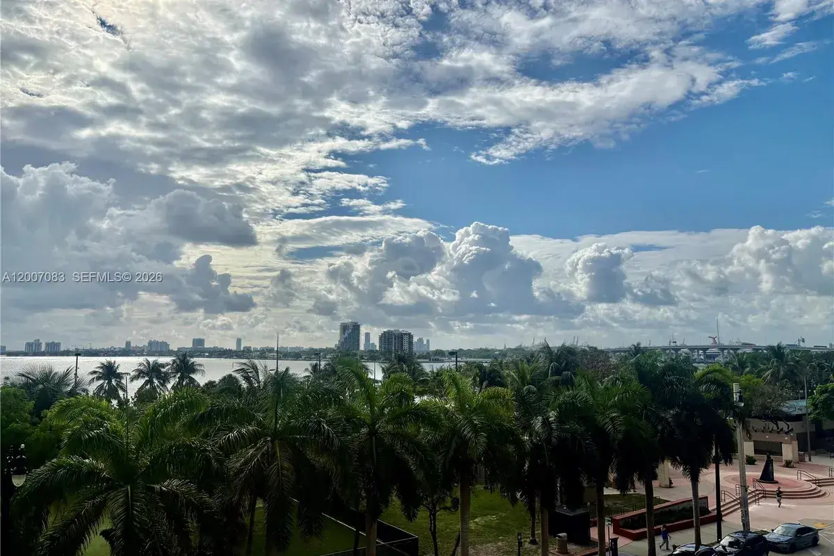 1800 N Bayshore Dr # 303, Miami FL 33132