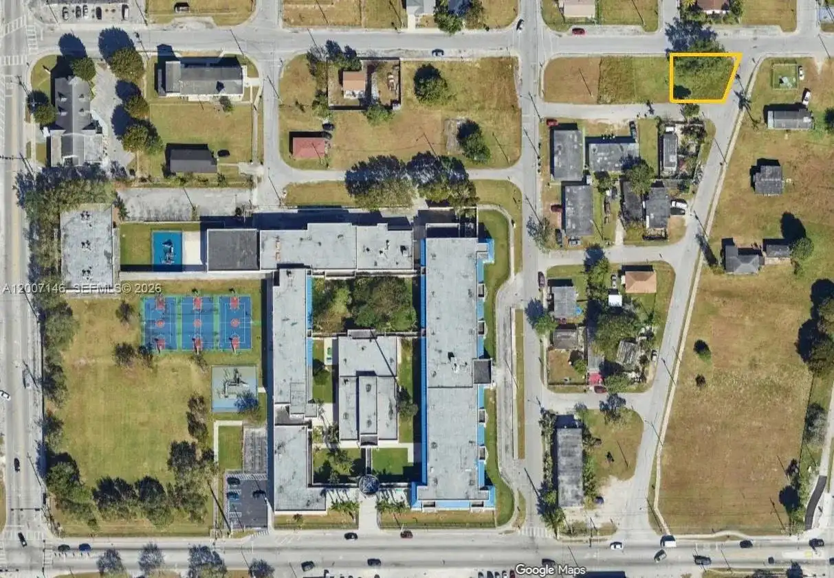 300 SW 6 Street, Homestead FL 33030