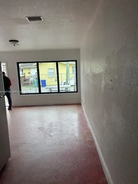 4009 NW 16th Ave, Miami FL 33142 photo 3