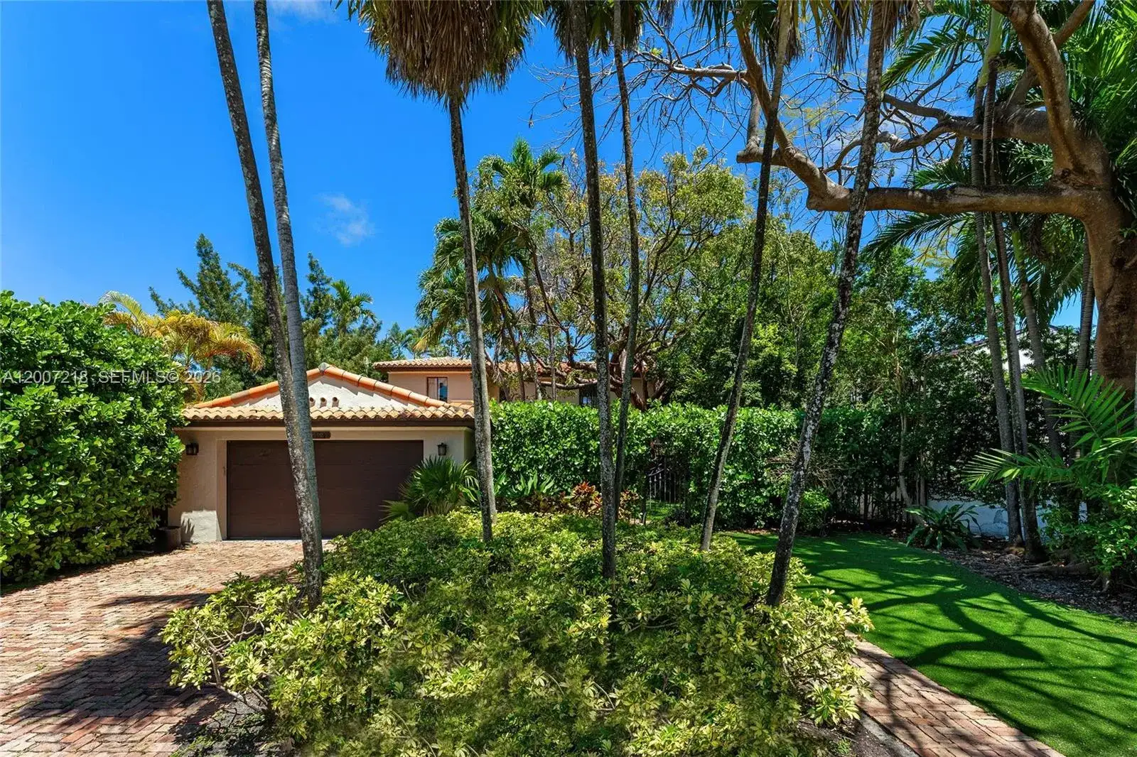 6121 La Gorce Dr, Miami Beach FL 33140 photo 2