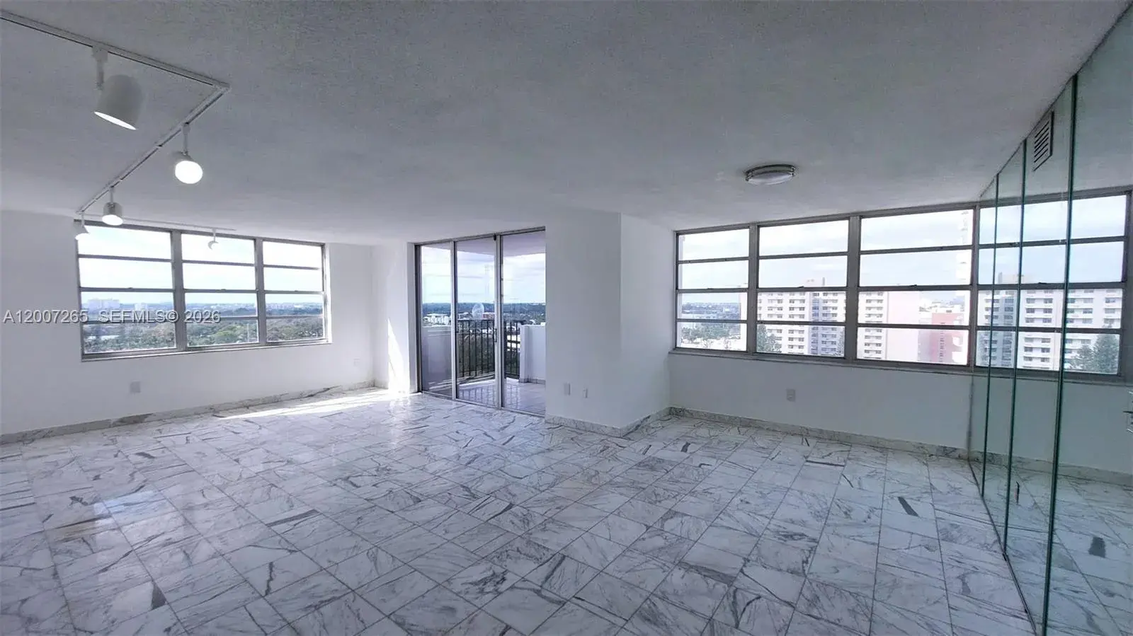 2750 NE 183rd St # 1405, Aventura FL 33160