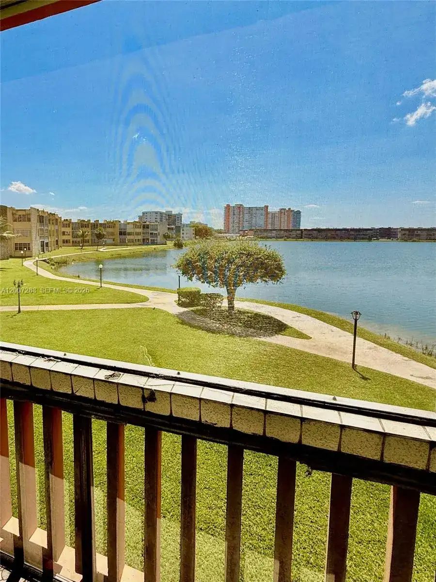 1591 NE Miami Gardens Dr # 205, Miami FL 33179 photo 5