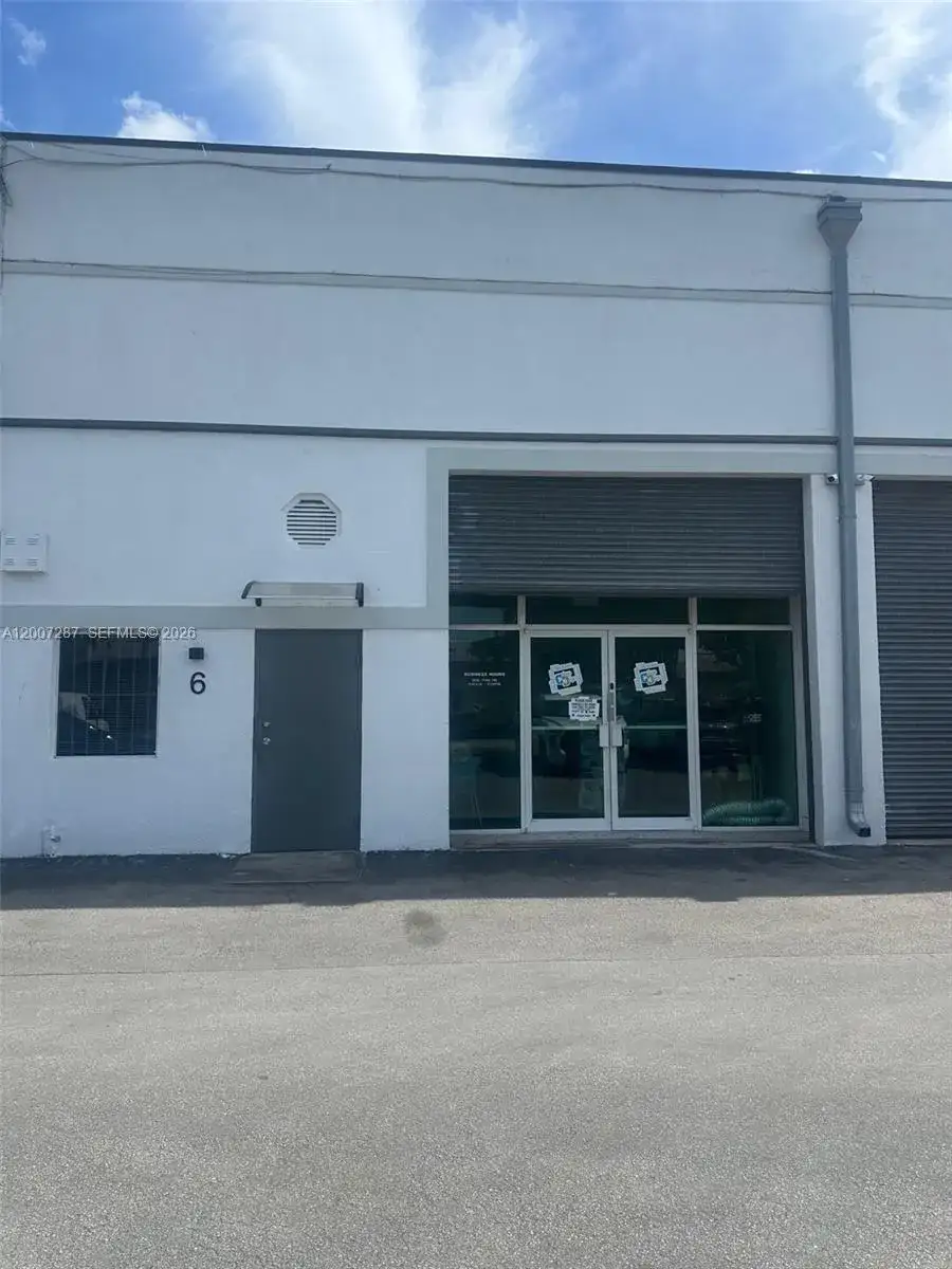 12101 NW 98th Ave, Hialeah Gardens FL 33018 photo 2