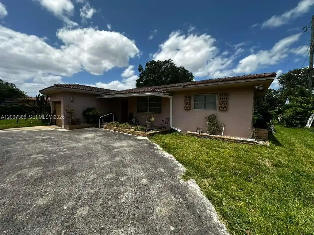 15 NW 88th St, El Portal FL 33150