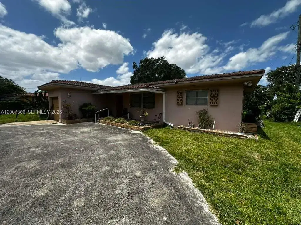15 NW 88th St, El Portal FL 33150