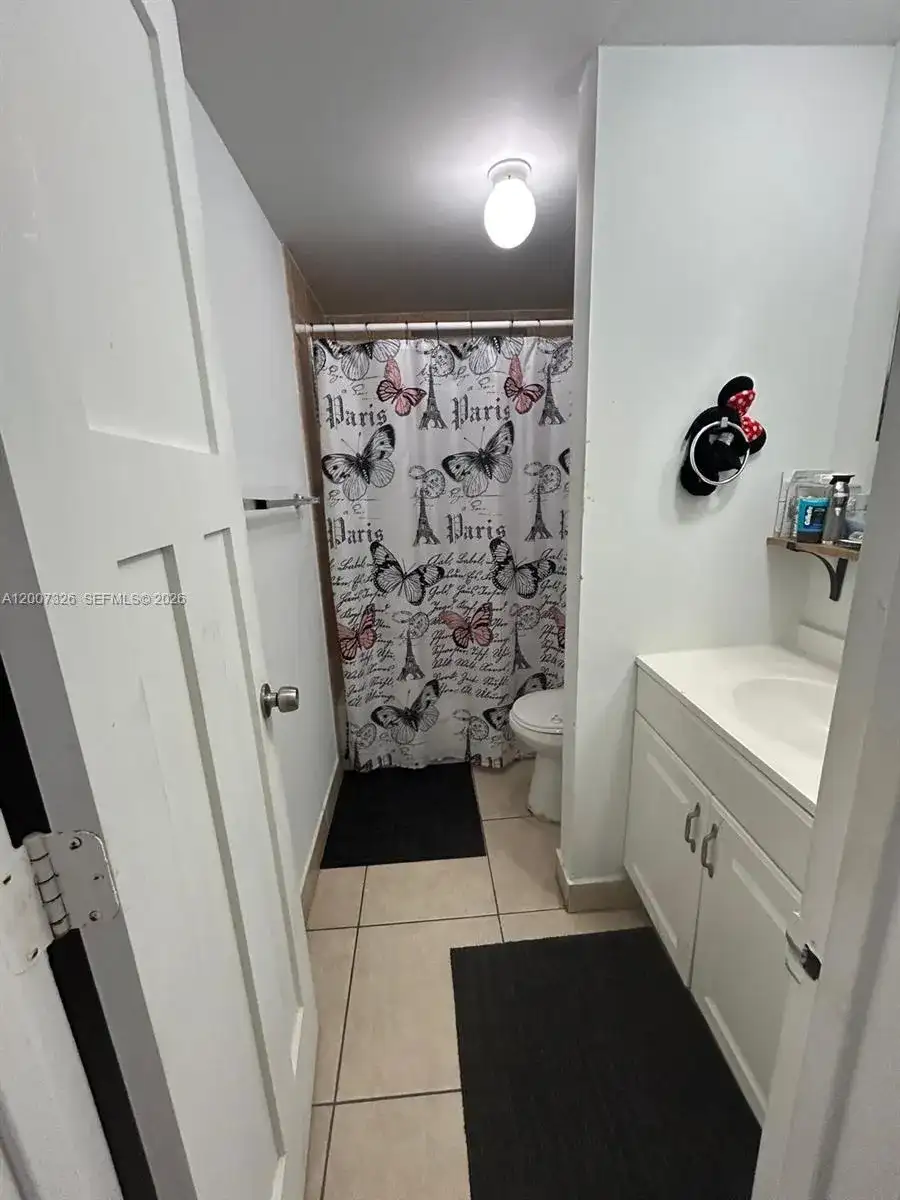 1100 NE 1st Ct # 104, Hallandale Beach FL 33009 photo 3