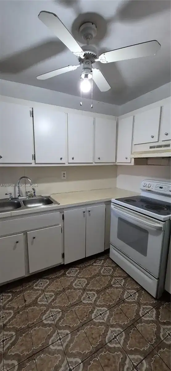 1850 W 56 # 2410, Hialeah FL 33012 photo 3