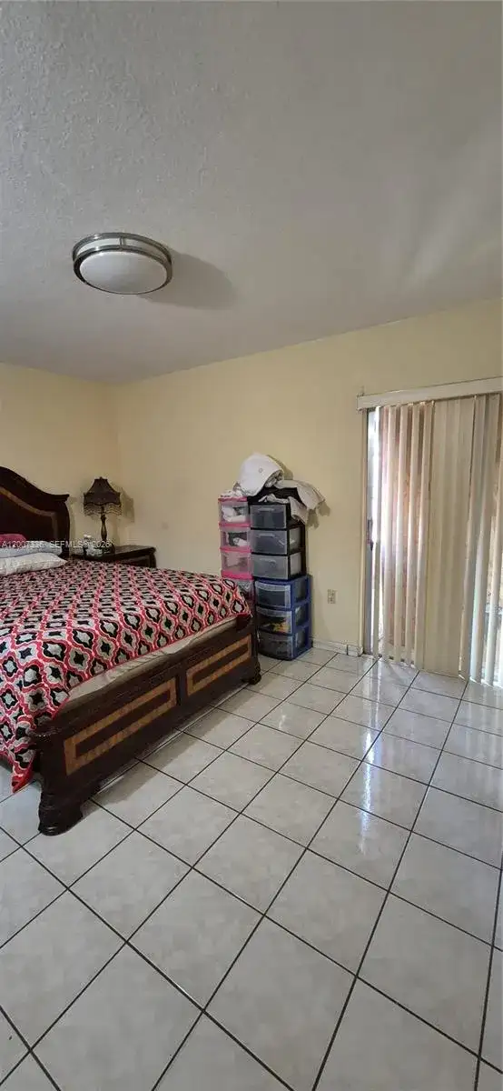 1850 W 56 # 2410, Hialeah FL 33012 photo 4