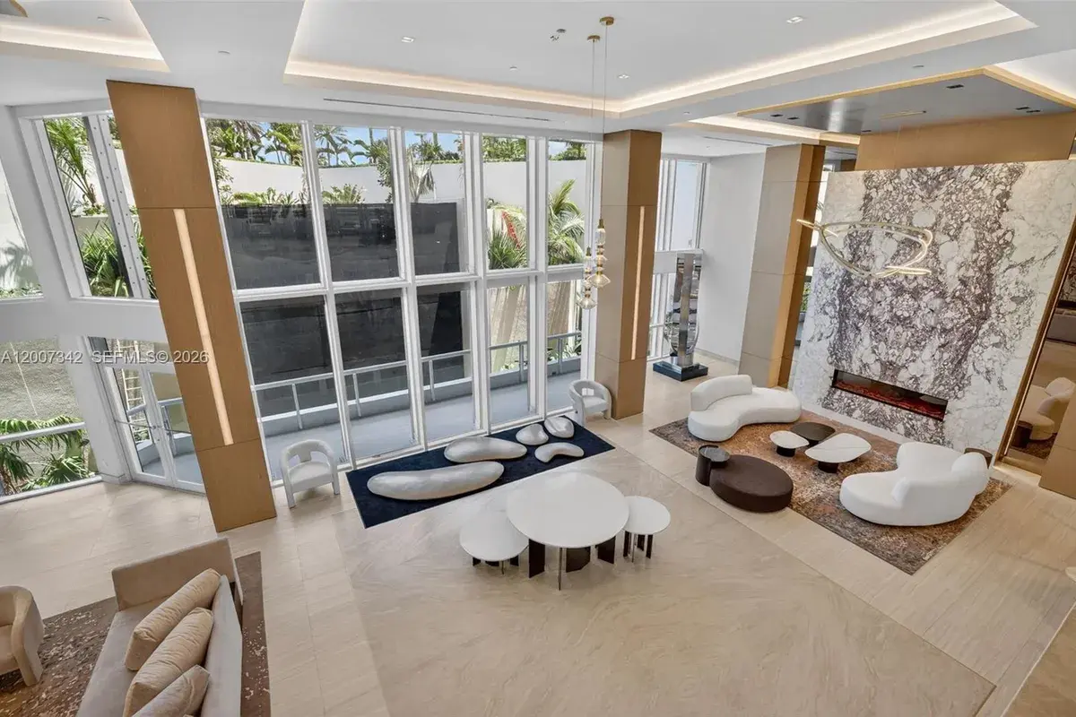21205 Yacht Club Dr # 605, Aventura FL 33180