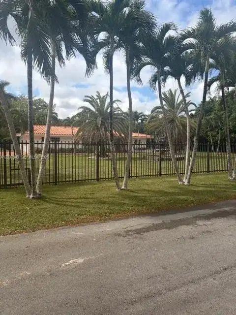 7090 SW 62nd St # 0, Miami FL 33143 photo 3