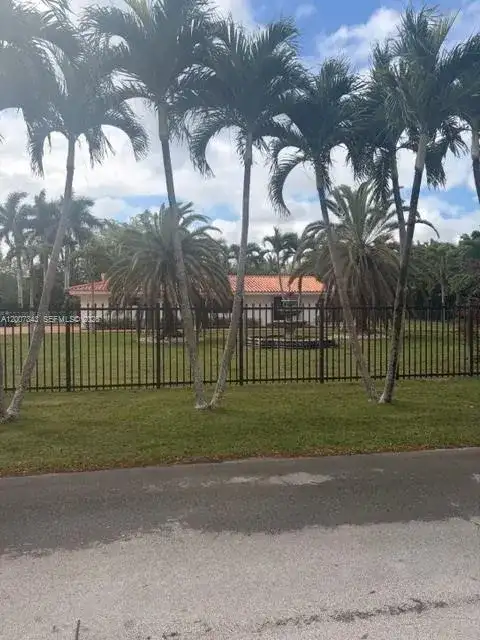 7090 SW 62nd St # 0, Miami FL 33143 photo 4