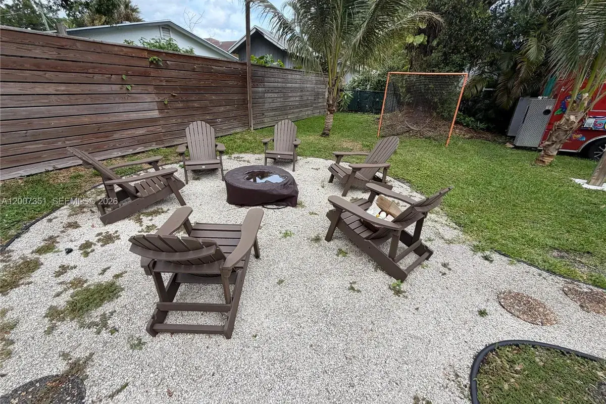 1823 SW 22nd St, Fort Lauderdale FL 33315