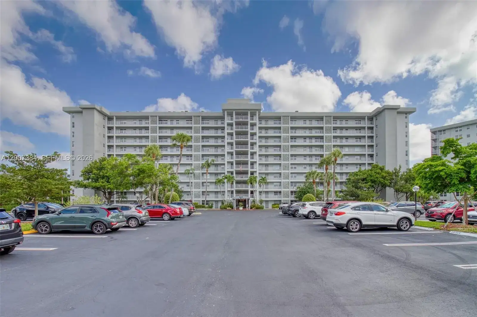 4015 W Palm Aire Dr # 506, Pompano Beach FL 33069