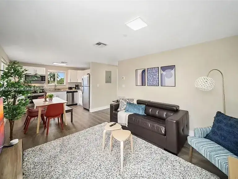 2320 Garfield St, Hollywood FL 33020 photo 2