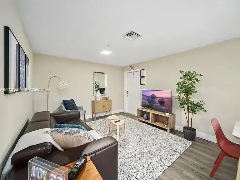 2320 Garfield St, Hollywood FL 33020 photo 5
