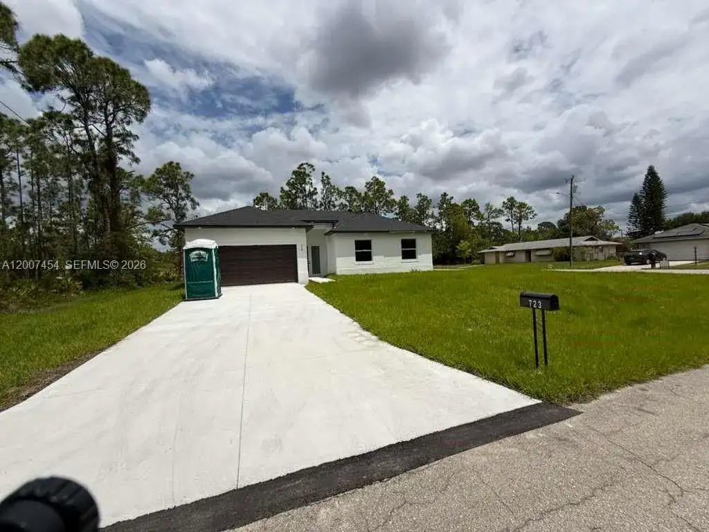 723 EPPS BROWN ST E # 723, Lehigh Acres FL 33974 photo 3