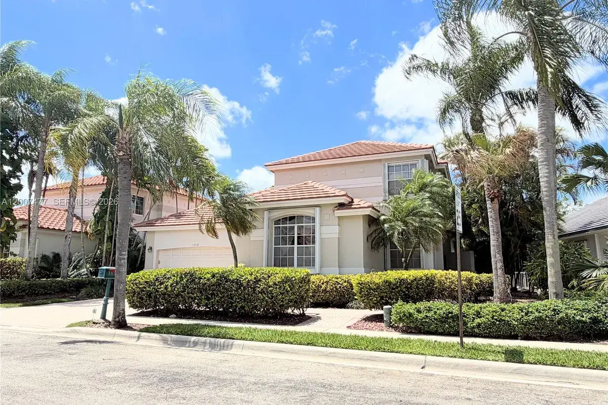 1510 W Lacosta Dr W, Pembroke Pines FL 33027
