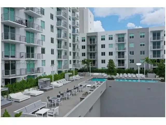 729 NW 2nd St # 405, Miami FL 33128 photo 2
