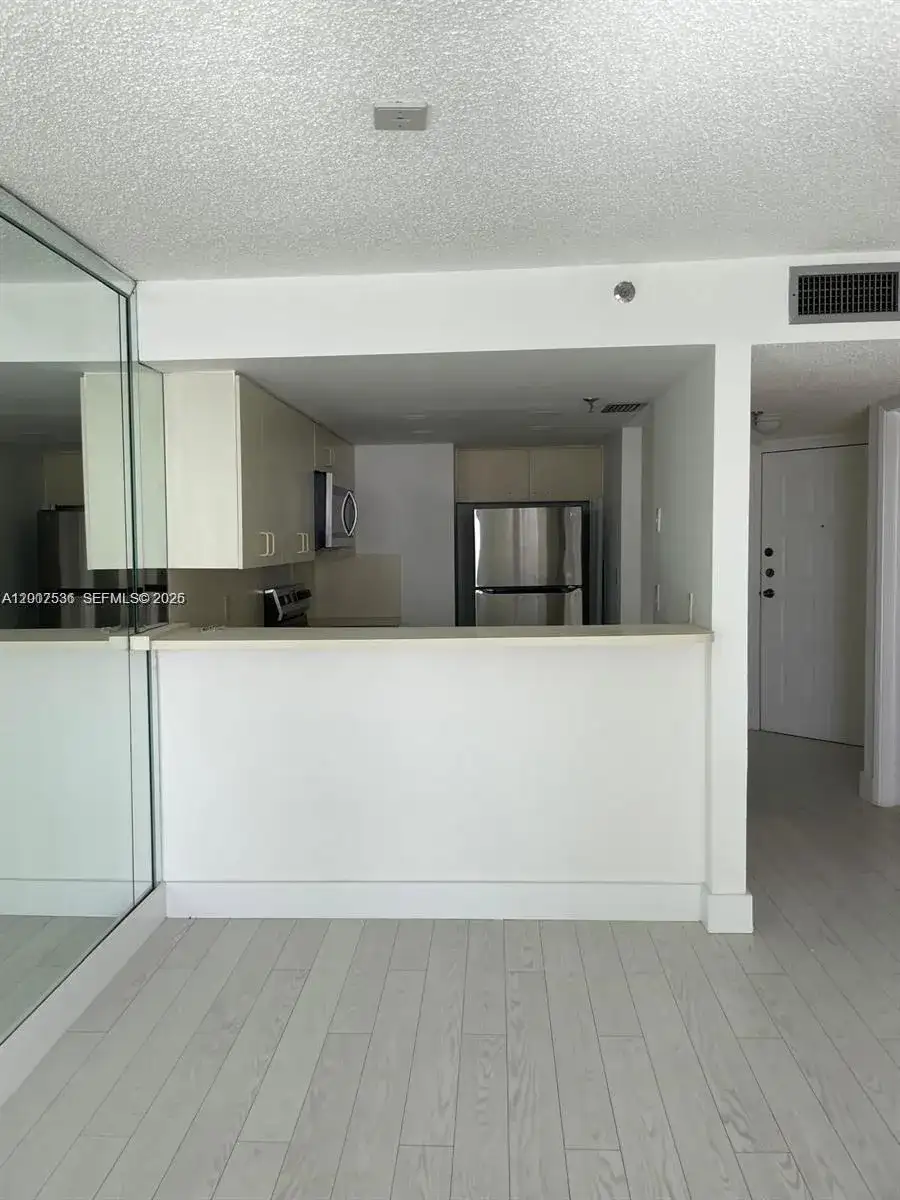 5880 Collins Ave # 1006, Miami Beach FL 33140 photo 2
