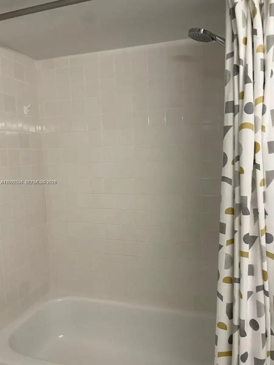 5880 Collins Ave # 1006, Miami Beach FL 33140 photo 5