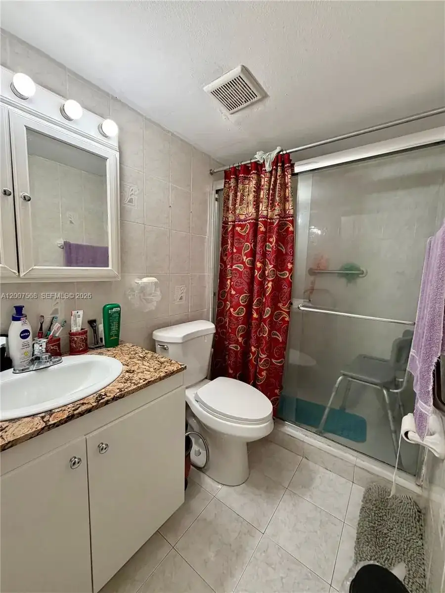 5201 NW 7th St # 104, Miami FL 33126 photo 4